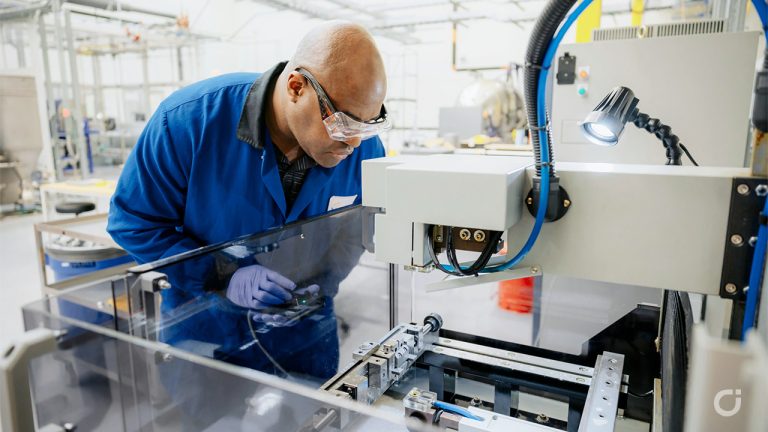Apple investe mezzo miliardo per riciclare terre rare negli USA