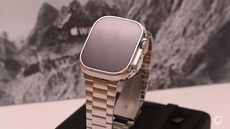 Apple Watch Ultra 3 avrà uno schermo più grande: la conferma arriva dalla beta 5 di iOS 26