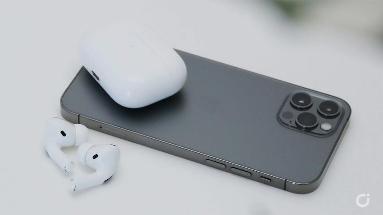 iPhone 17 Pro con ricarica inversa wireless per AirPods e Apple Watch