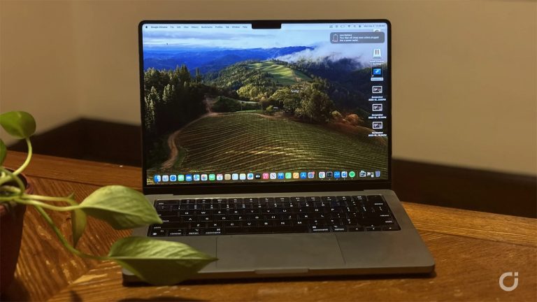Il primo MacBook Pro OLED potrebbe avere la Dynamic Island come gli iPhone