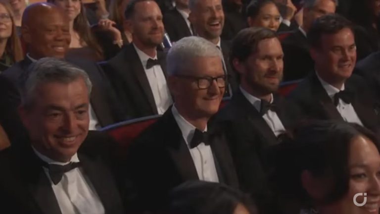 Apple TV+ vince agli Emmy 2025 con The Studio, mentre HBO supera Severance nel dramma